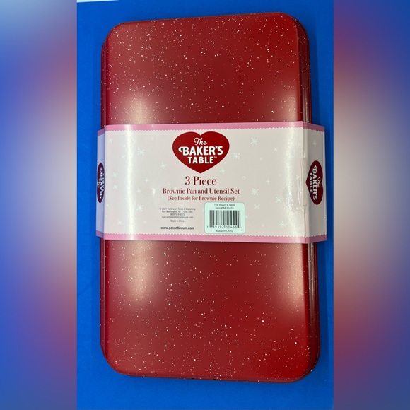 Kitchen 3 Piece Brownie Pan And Utensil Set Poshmark